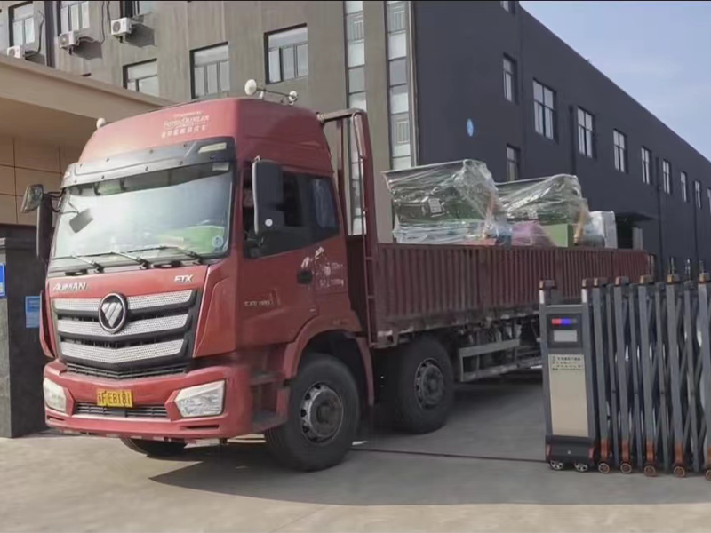 PC4012一90粗粉磨粉機(jī)成功發(fā)貨至云南 1 PC4012一90粗粉磨粉机成功发货至云南 - PC4012一90粗粉磨粉机(images 1)