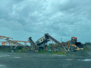 履帶式移動(dòng)破碎站的優(yōu)勢(shì)有哪些？